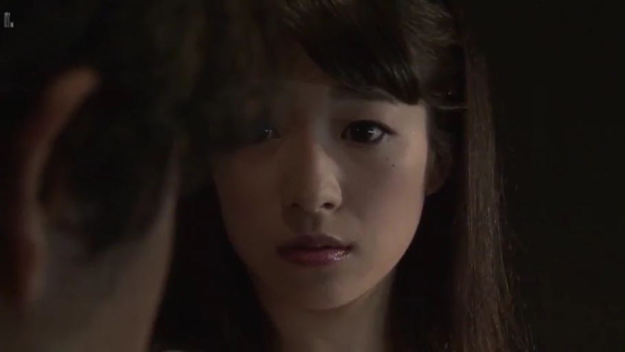 室内 · 脸部特写 · 休闲装