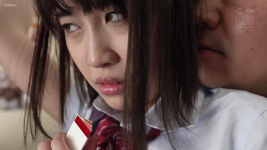 室内 · 脸部特写 · 学生制服 · 剧情 · 被动 · 背后环抱 · 不安 · 卡片