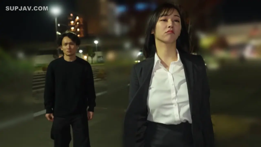 半身 · 职业装 · 夜间街道