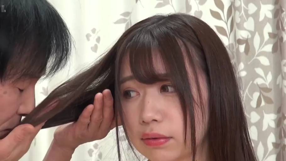 室内 · 面部特写 · 常服