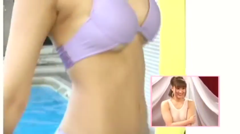微笑 · 腹部特写 · 摄影棚 · 淡紫色文胸