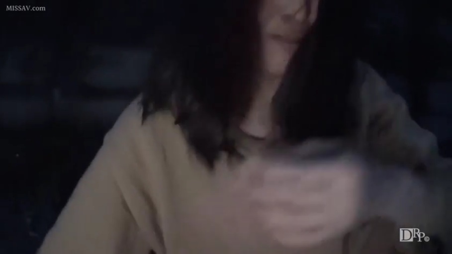 室内 · 专注 · 口交部位特写 · 棕色长袖上衣 · 口交