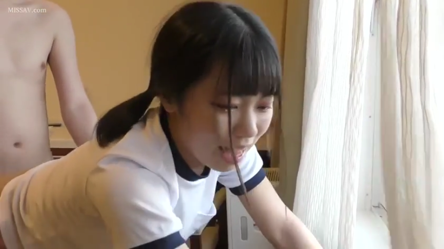 室内 · 后入 · 白色体操服 · 大声喘息 · 女生面部表情特写