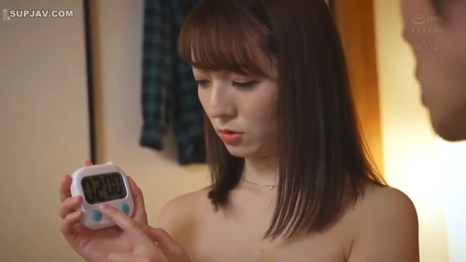 室内 · 专注 · 全裸 · 站立 · 面部特写 · 计时器 · AV剧照 · 操作计时器