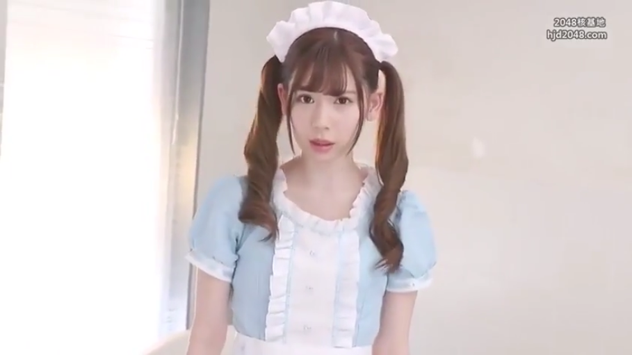 室内 · 上半身特写 · 注视镜头 · 白色花边头饰 · 女仆装