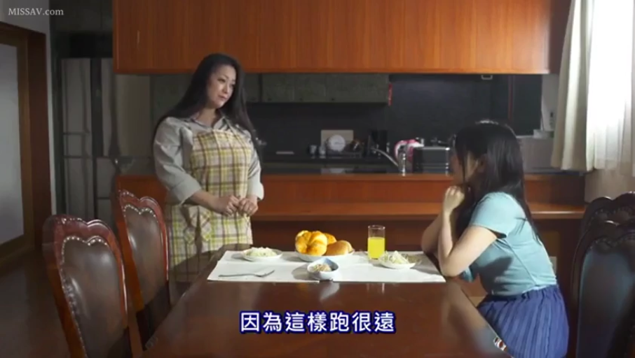 站立 · 自然 · 对话 · 餐厅 · 围裙