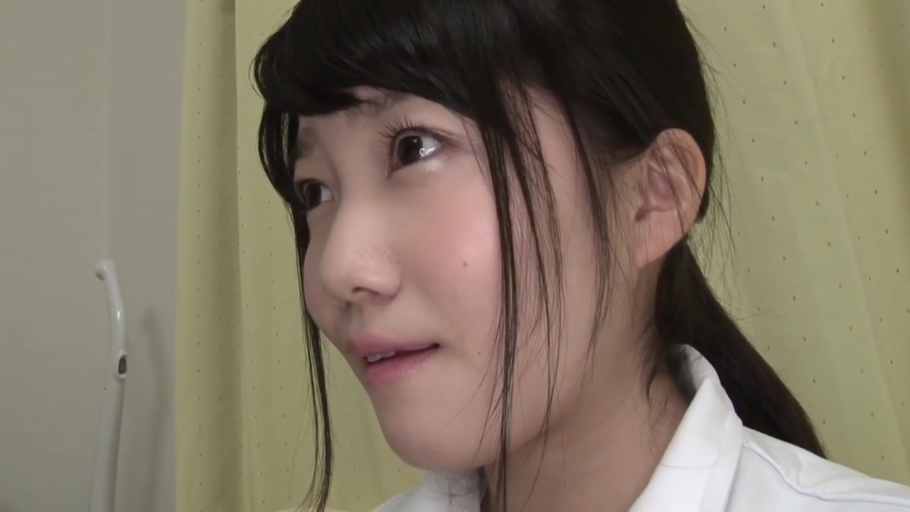 室内 · 白色衬衫 · 眼睛特写 · 迷茫 · 自然光线
