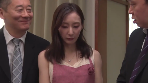 站立 · 中景 · 围裙 · 住宅