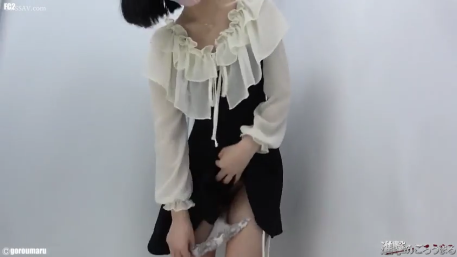 Indoor · Stand · Medium shot · 荷叶边衬衫 · Lifting skirt · No face shown