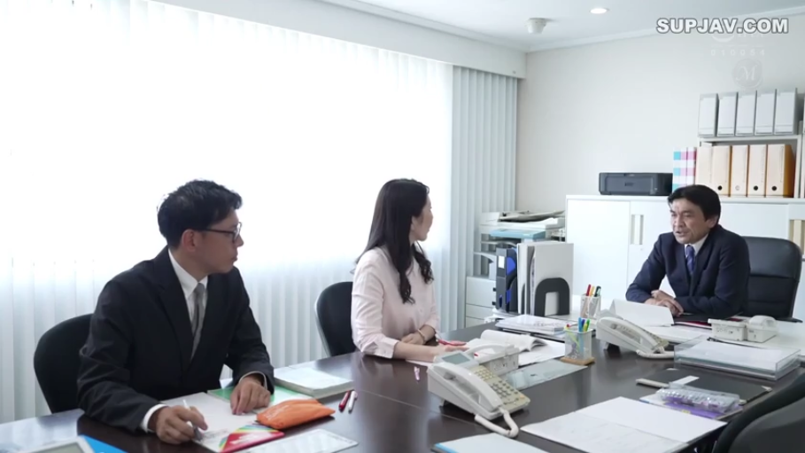 专注 · 办公室 · 西装 · 文档