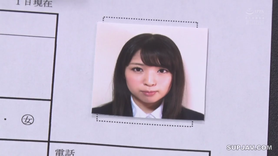 严肃 · 办公室 · 简历照片 · 头部照片特写 · 深色职业装，白色衬衫 · 简历文档