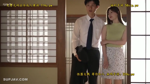 注视 · 男士正装 · 西装外套 · 人物半身中景 · 房间光线柔和 · 日式风格内室