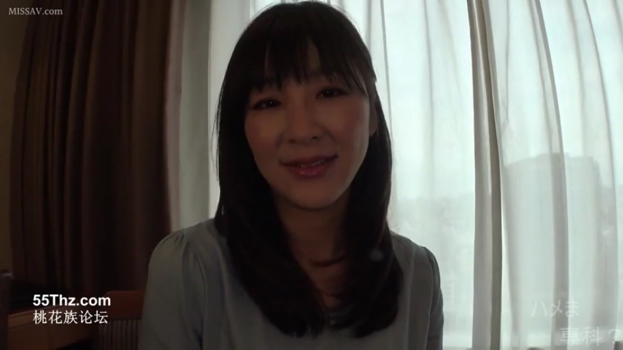 窗边 · 温婉 · 面部特写 · 浅蓝色上衣