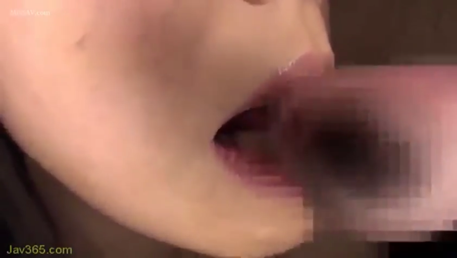 室内 · 专注 · 裸体 · 嘴部特写 · 阴茎马赛克 · 口交
