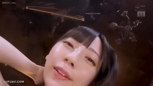 卧室 · 诱惑 · 面部特写 · 裸体 · 光线昏暗
