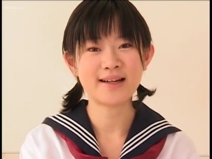 室内 · 脸部特写 · 自然 · 日本校服
