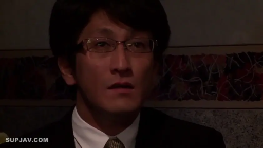 室内 · 眼镜 · 面部特写 · 凝视 · 西装 · 惊讶 · 正面 · 中年男性