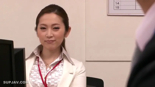 办公室 · 温柔 · 面部特写 · Office equipment · 白色西装外套
