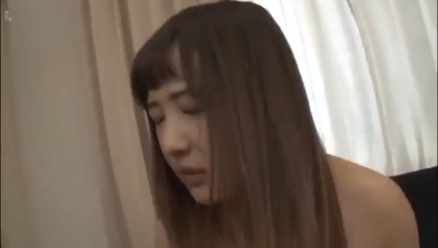 室内 · 坐姿 · 脸部特写 · 迷离 · 性行为 · 裸体 · 长发