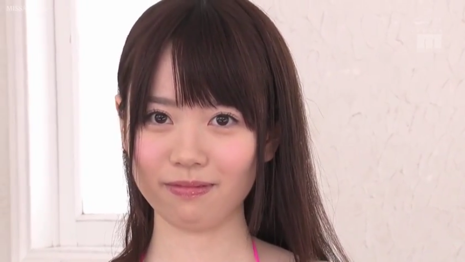 室内 · 比基尼 · 微笑 · 注视 · 长发 · 头部特写 · 正面