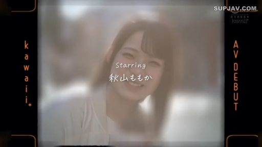 室内 · 脸部特写 · 甜美笑容 · 白色上衣 · 滤镜效果