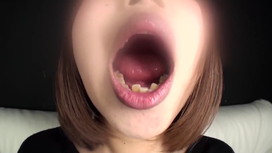 室内 · 口腔特写 · 黑色上衣 · 口交准备 · 张嘴诱惑