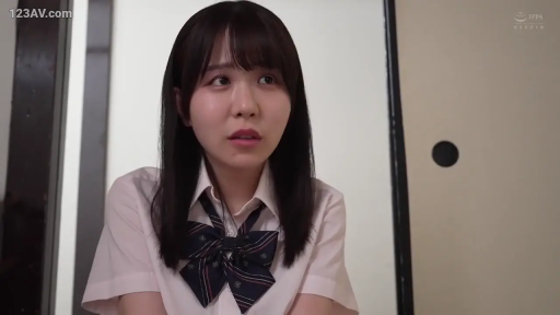 室内 · 坐姿 · 特写 · 凝视 · JK制服 · 长发 · 担忧