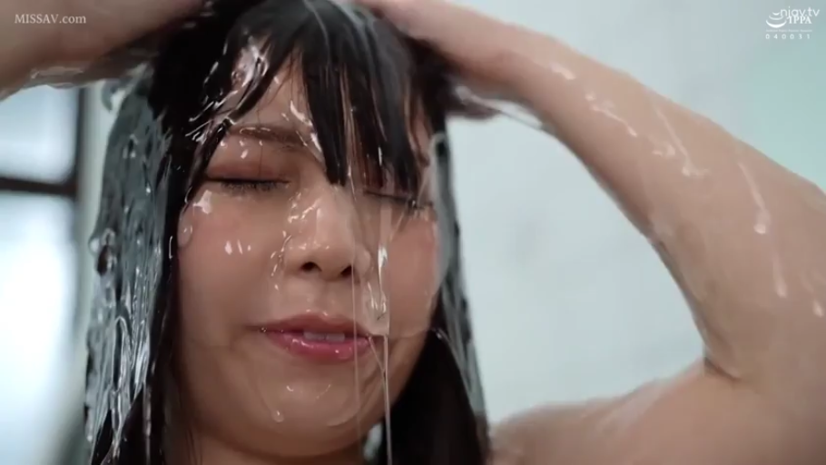 脸部 · 全裸 · 浴室 · 迷离 · 颜射 · 精液 · 举手抱头 · 液体特写