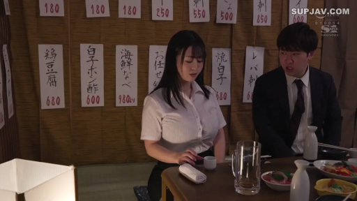 坐姿 · 交谈 · 严肃 · 巨乳 · 中景 · 白衬衫 · 酒杯 · 居酒屋