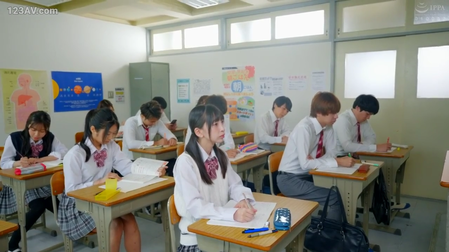 领结 · 教室 · 认真 · 铅笔盒 · 教学环境