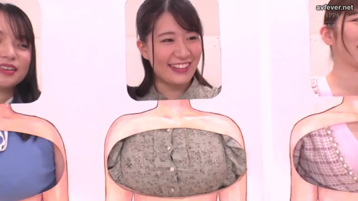开朗 · 室内摄影棚 · 碎花衬衫 · 上半身展示 · 镂空人形纸板