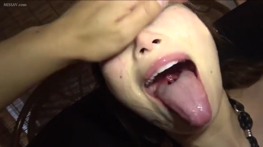 室内 · 高潮感 · 口腔特写 · 口交 · 颈部饰品 · 脸上带有液体痕迹