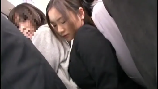 脸部特写 · 站立 · OL装 · 电车