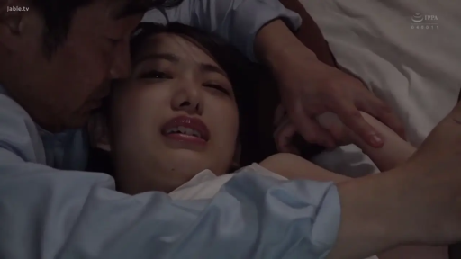 脸部特写 · 卧室 · 仰卧 · 睡衣