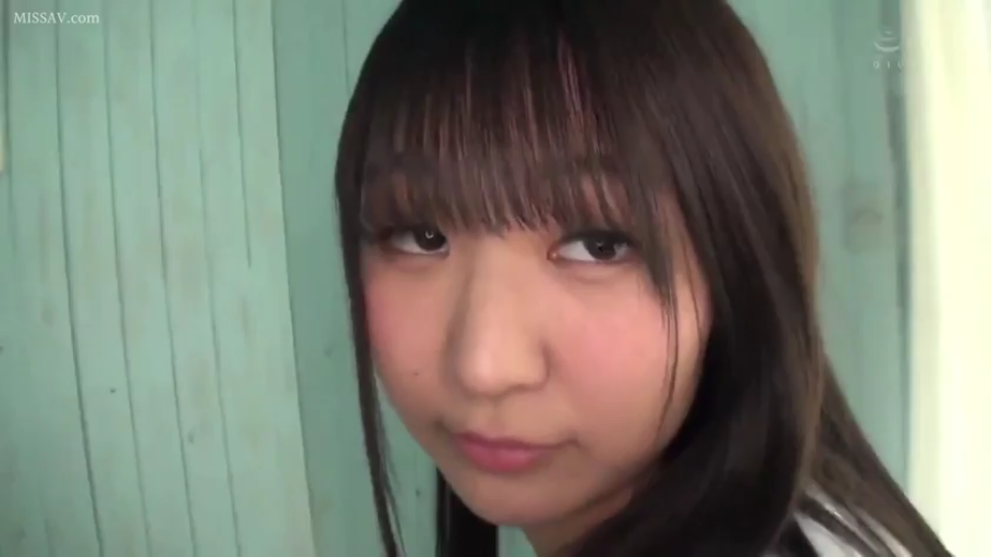 室内 · 脸部特写 · 对视 · 长发 · 正面 · 学生装 · 媚眼