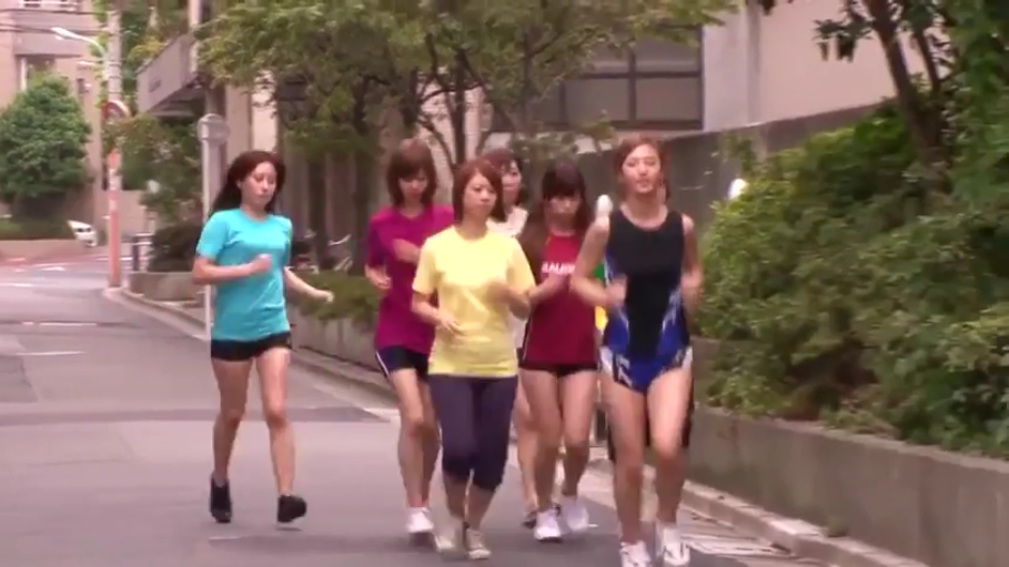 运动状态 · 连体运动泳衣 · Outdoor street · 日常运动