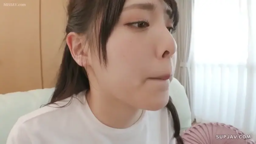 寝室 · 恥ずかしがり屋 · 白いTシャツ · 脸部侧面特写 · 口交前奏