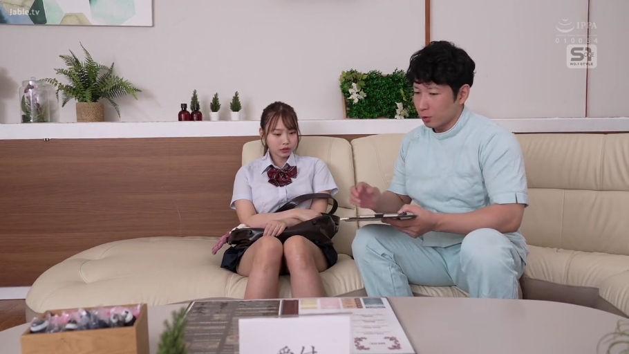 坐姿 · 交谈 · 洗手衣 · 诊疗室 · 全景 · 制服诱惑 · 局促 · 写字板