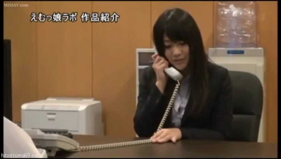 坐姿 · 办公室 · 自然 · 职业装 · 打电话 · 亚洲 · 电话