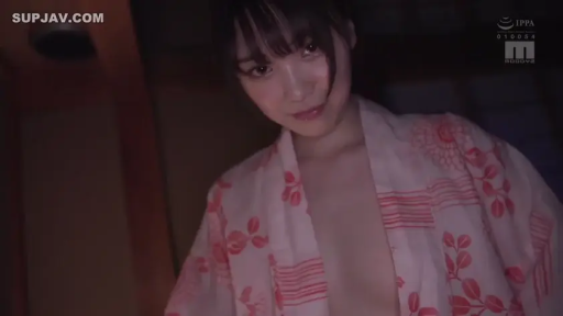 脸部特写 · 眼神交流 · 日式旅馆 · 衣襟敞开