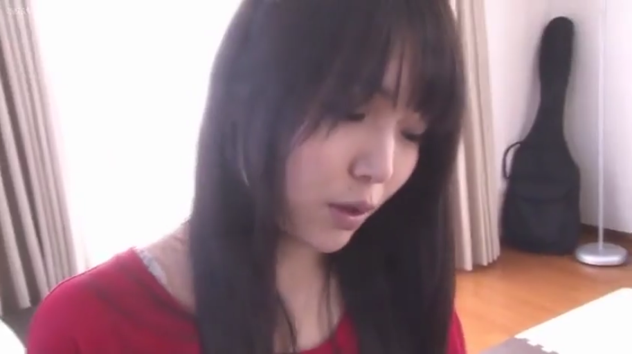 微张嘴唇 · 卧室 · 面部特写 · 红色上衣 · 口交