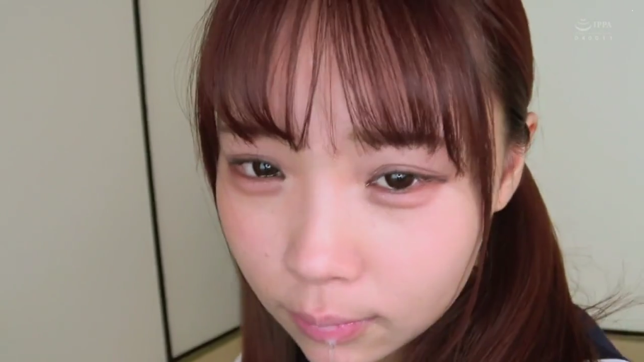 室内 · 校服 · 脸部特写 · 虚脱 · 口交 · 嘴边残留精液