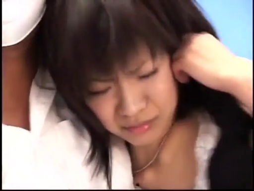 室内 · 白大褂 · 面部特写 · 剧情 · 痛苦 · 强制 · 被抱住