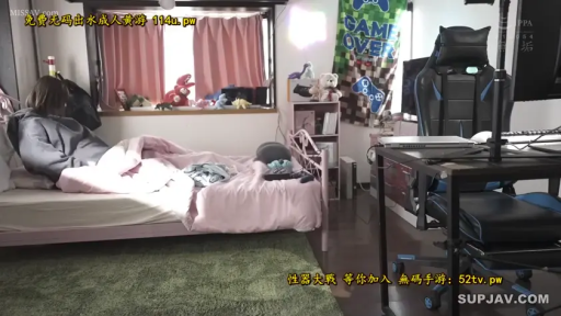 卧室 · 全景 · 靠坐 · 卫衣 · 独处 · 电脑桌