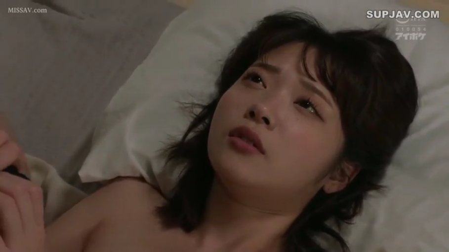 室内 · 脸部特写 · 仰卧 · 裸体