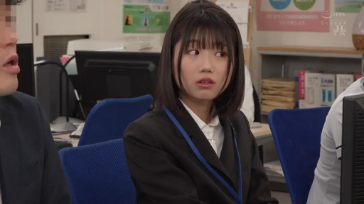 坐姿 · 办公室 · 电脑 · 职业装 · 交流 · 职场 · 疑惑 · 半身照