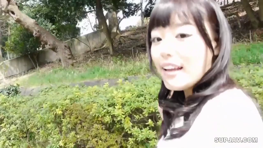 自然 · 面部特写 · 白色上衣 · 公园