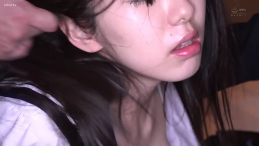 室内 · 脸部特写 · 仰头 · 水手服 · 长发 · 失神 · 被抚摸