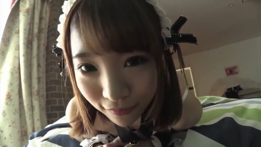 脸部特写 · 卧室 · 俯卧 · 女仆装