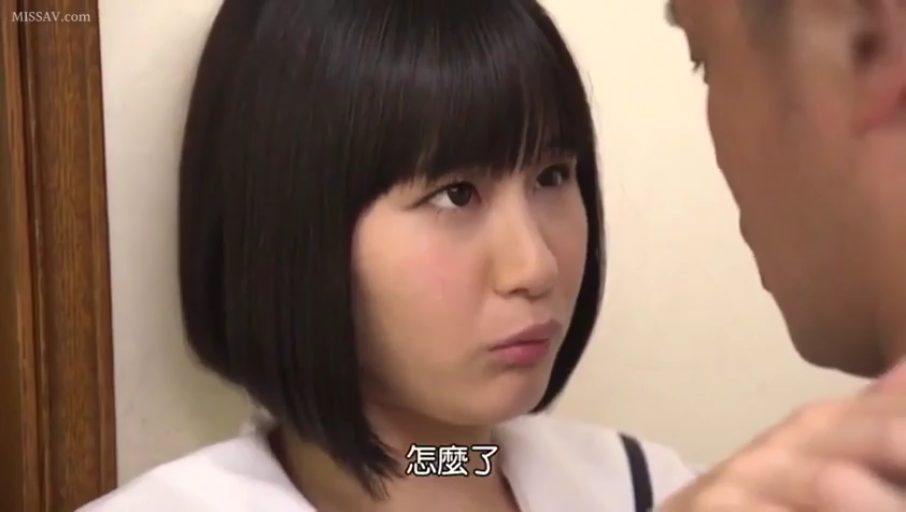 室内 · 脸部特写 · 学生服